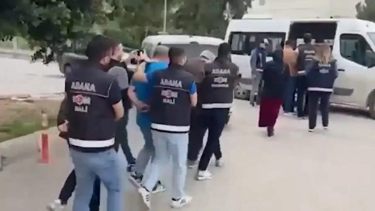 KOM Başkanlığı'ndan Türkiye genelinde operasyon : 278 aranan şahıs yakalandı