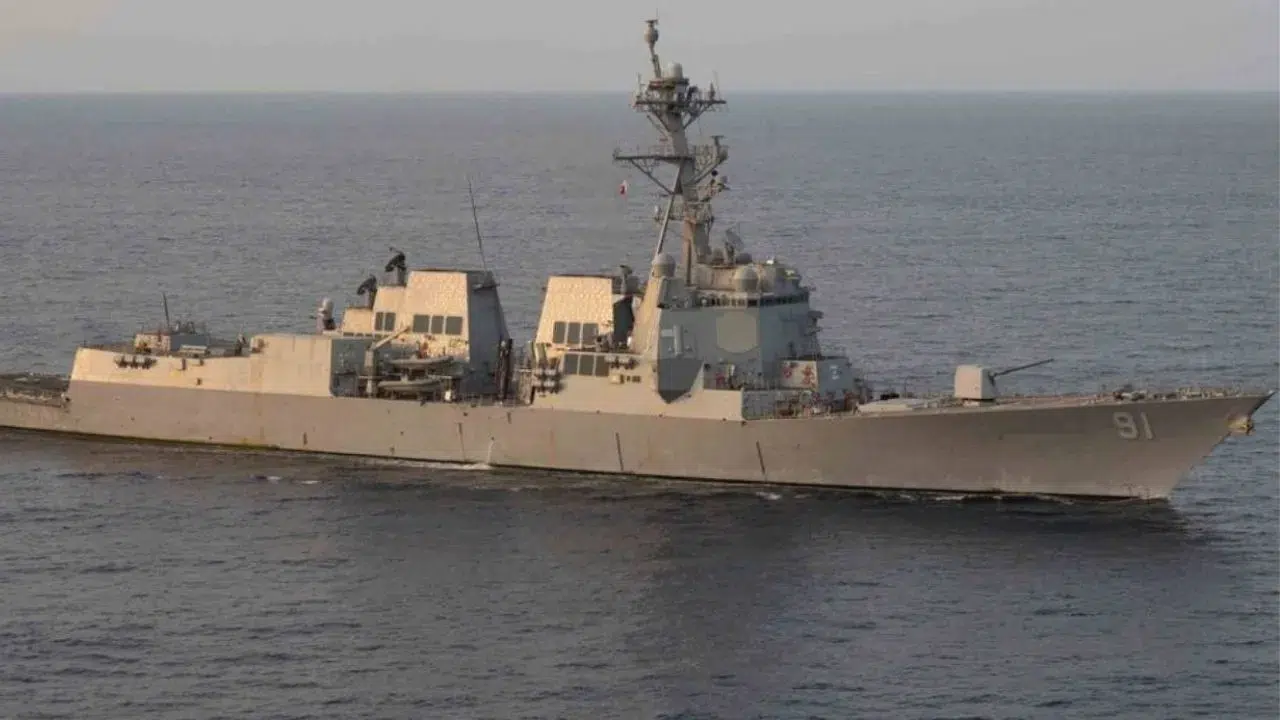 Orta Doğu'da Umman krizi : ABD , İran gemisini vurdu