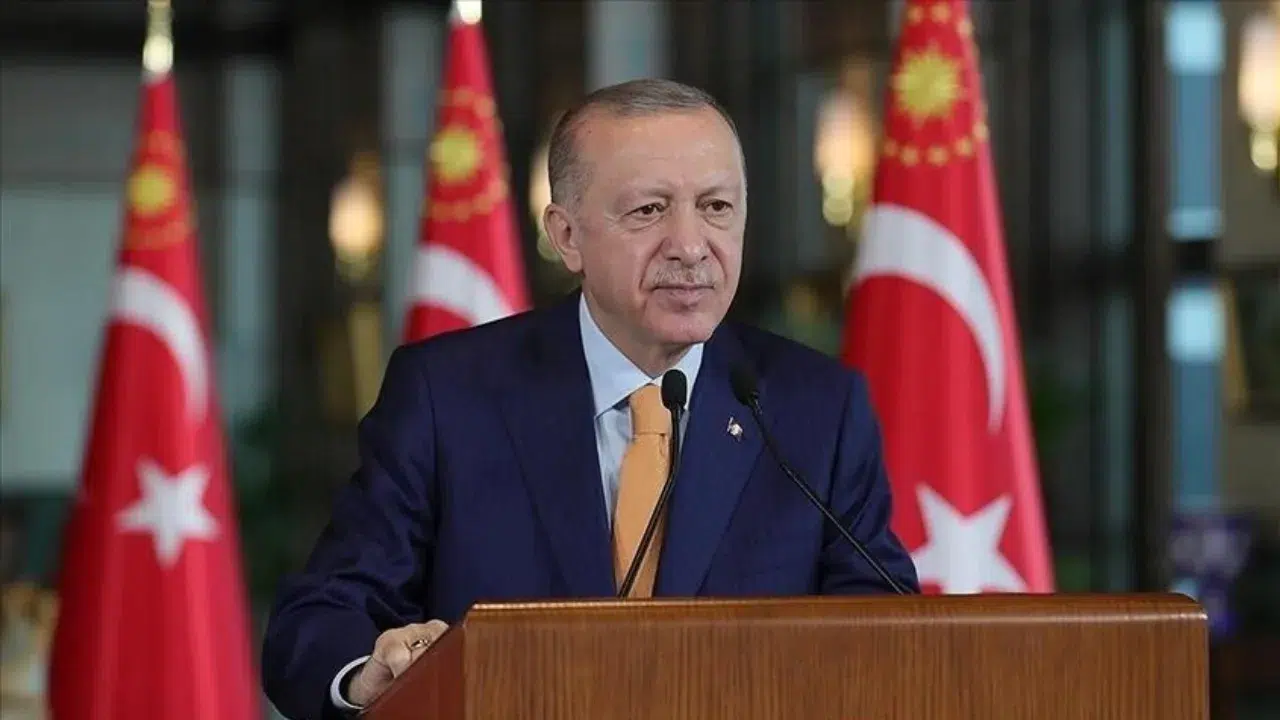 Cumhurbaşkanı Erdoğan, Süper Lig'e yükselen Erzurumspor'u tebrik etti