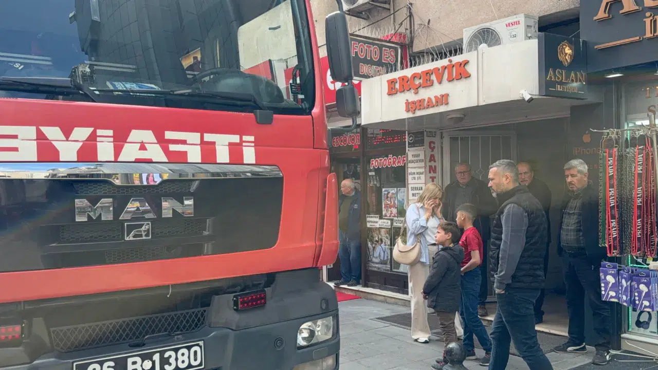 Eskişehir’de iş hanında duman paniği