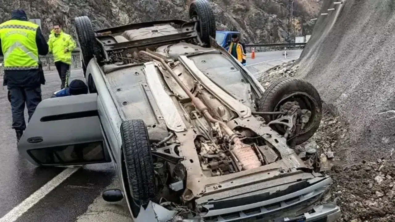 Malatya’da feci kaza : Otomobil takla attı, 5 kişi yaralandı