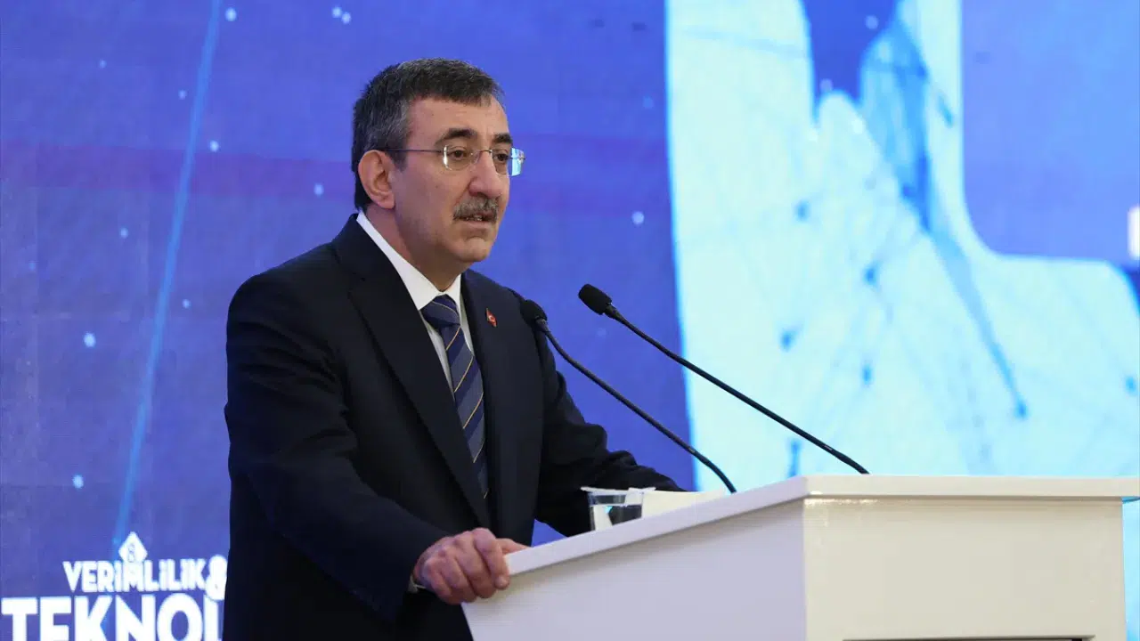 Cumhurbaşkanı Yardımcısı Yılmaz, 8. Verimlilik ve Teknoloji Fuarı'nda konuştu