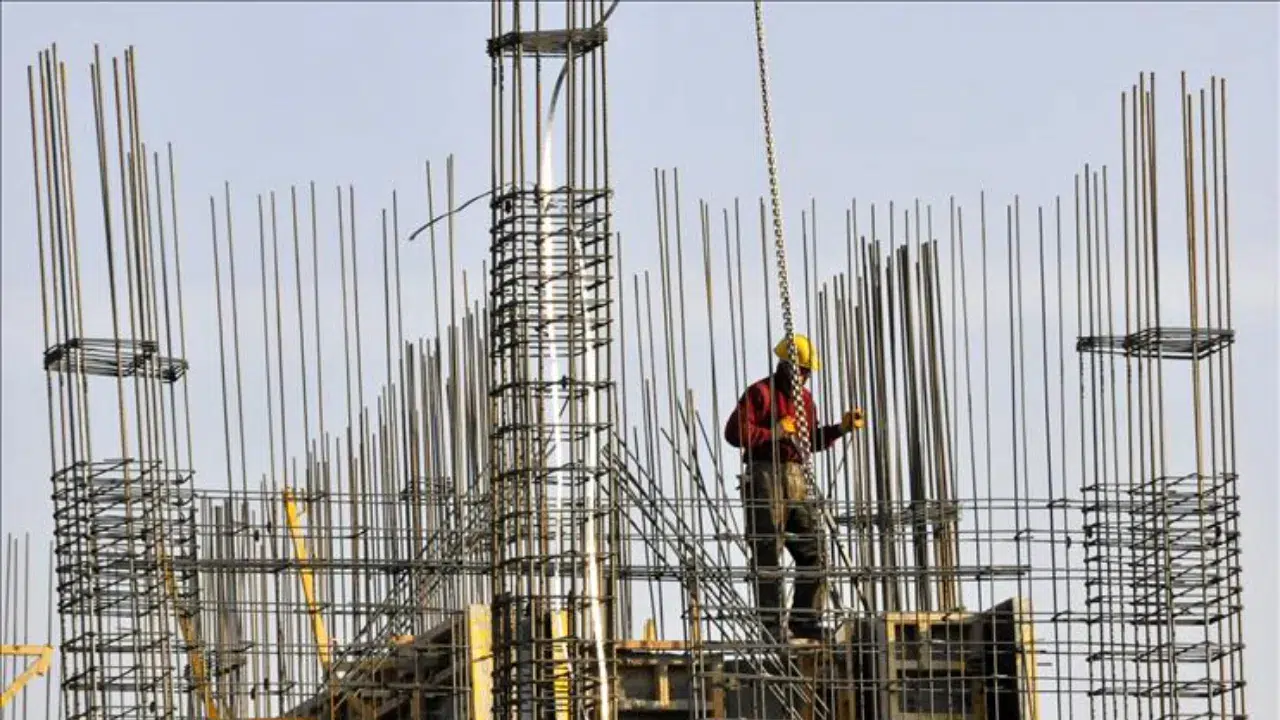 Ankara'da iş kazası : İnşaat iskelesi çöktü, 3 işçi yaralandı