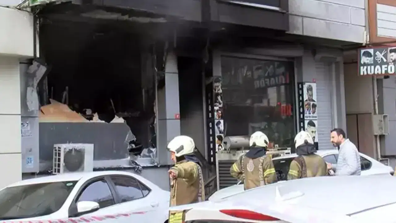 Esenyurt'ta fırın yangını : Belediye işçisinden yangına ilk müdahale