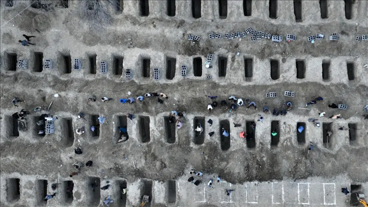 İran Eğitim Bakanlığı bilançoyu duyurdu : 250 öğrenci, 60 öğretmen öldü