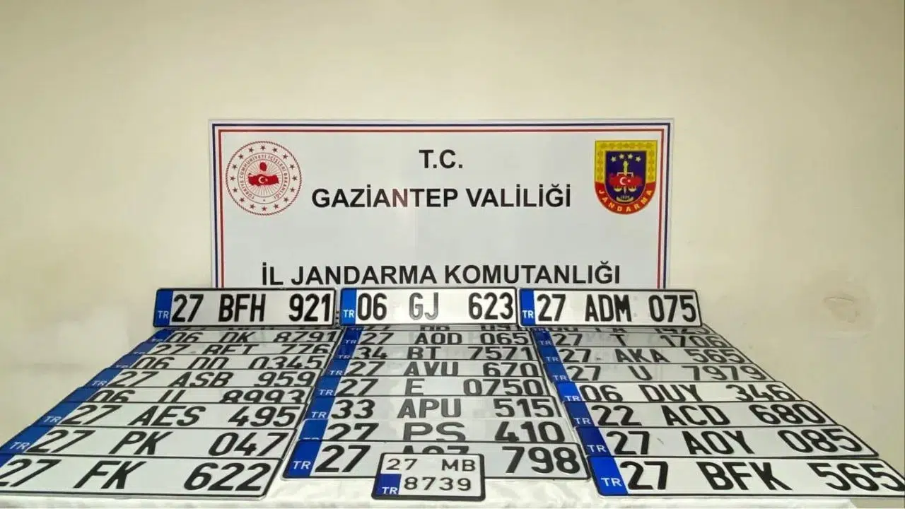 Gaziantep'te APP plaka operasyonu : 27 sahte plaka ele geçirildi