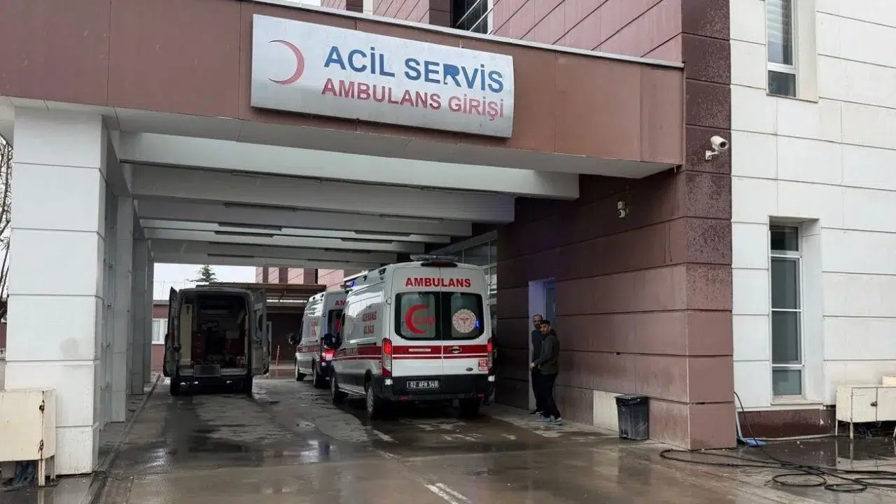 Adıyaman'da balkondan atlayan genç kızı çamaşır teli kurtardı !