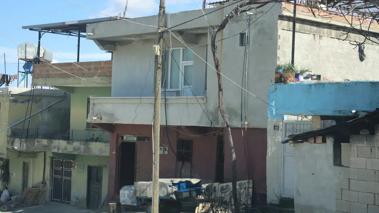 Hatay'da dehşet : Annesiyle tartıştı, araya giren eşini bıçaklayıp öldürdü