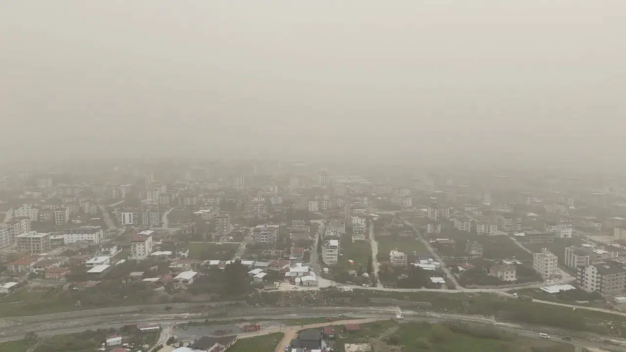 Libya'dan gelen çöl tozu etkisini gösterdi