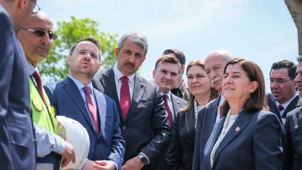 Bakan Gürlek, Adalet Kasrı'nı ziyarette bulundu