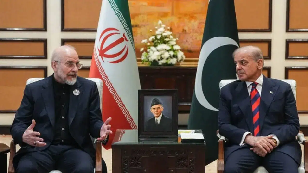 İran Dışişleri Bakanı Arakçi, Pakistan Başbakanı Şerif ile bir araya geldi