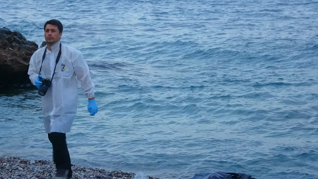 Antalya'da denizde hayatını kaybeden gencin kimliği tespit edildi