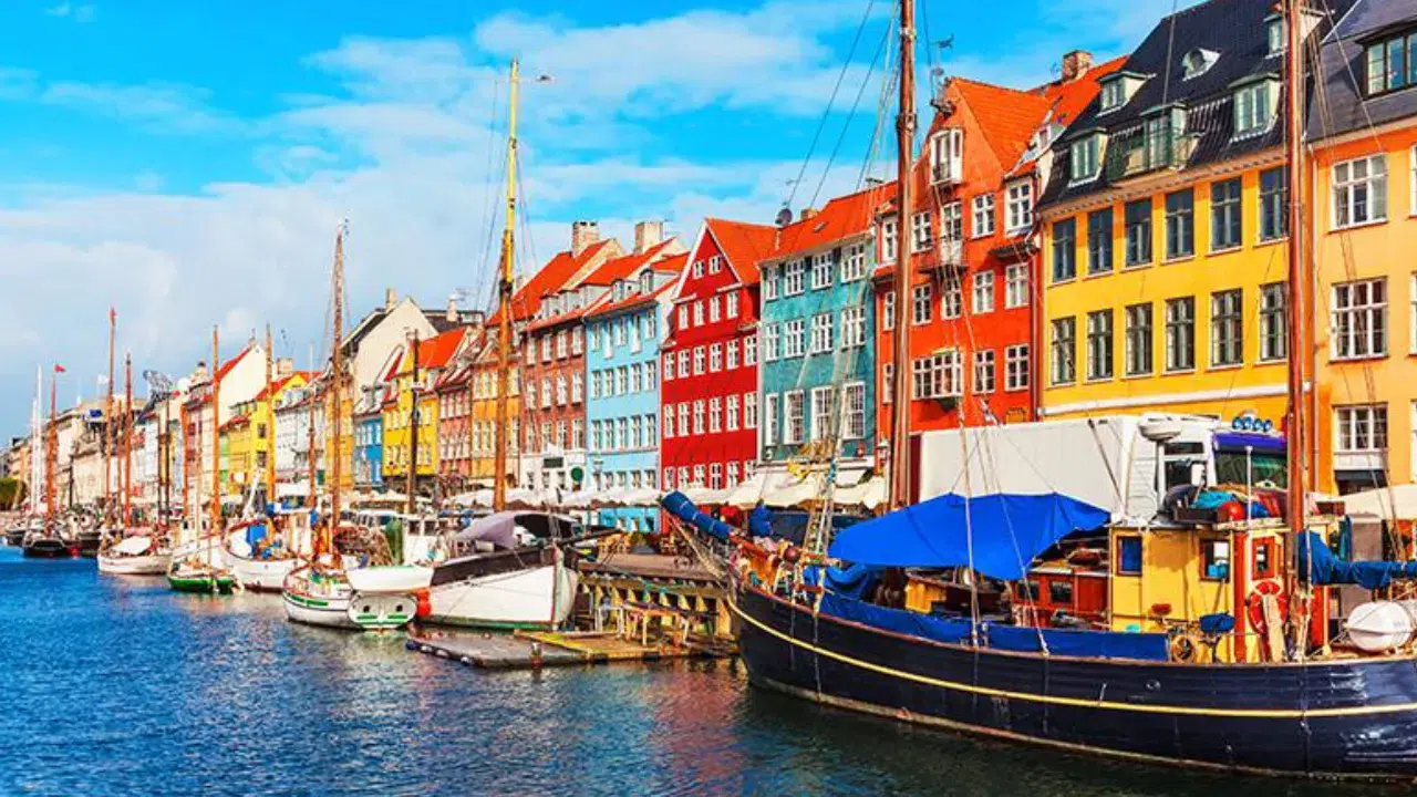 Bu ülkede ahlaklı olmayana oturum izni verilmeyecek!