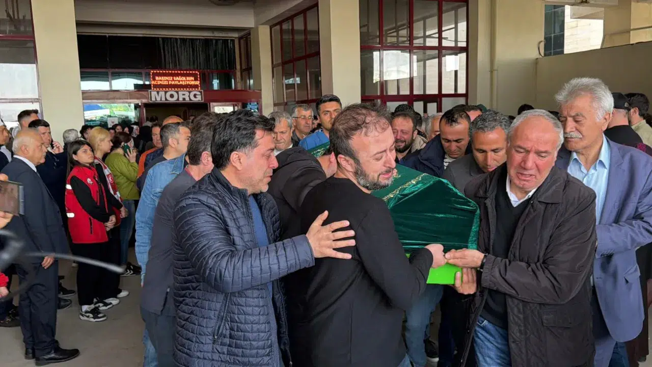 Kahramanmaraş'taki okul saldırısında hayatını kaybedenlerin cenazeleri ailelere teslim ediliyor