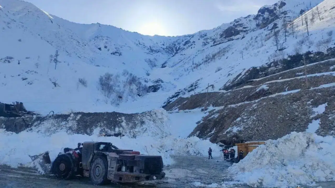 Rusya'da maden sahasında çığ : 6 işçi hayatını kaybetti