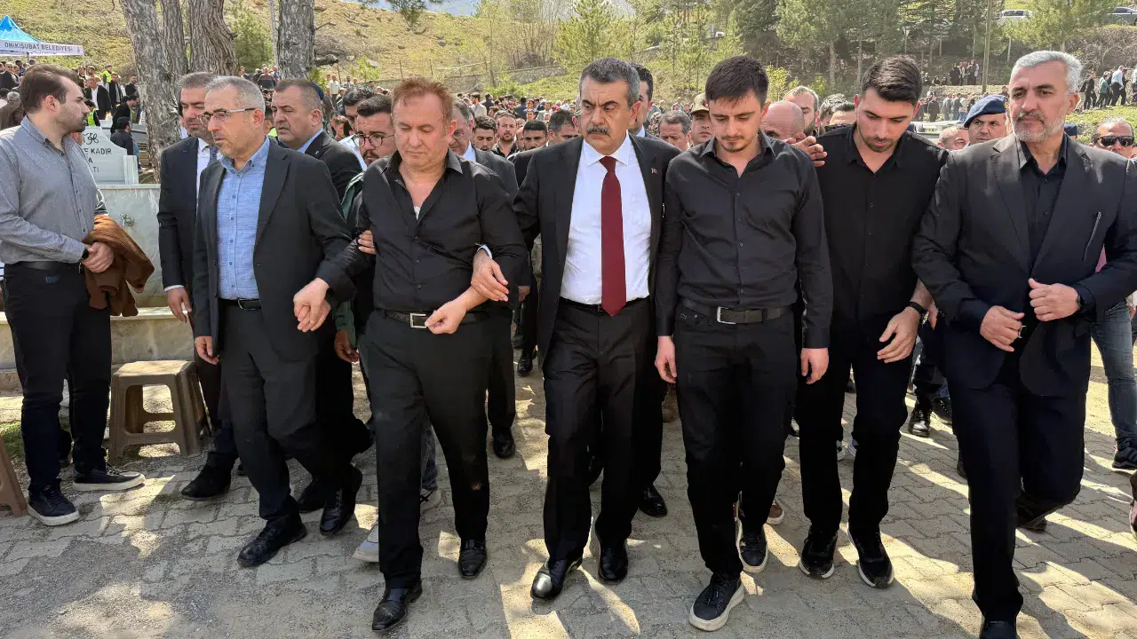 Kahramanmaraş'taki okul saldırısında ölen Ayla öğretmenin eşi : Ev yaptıracaktık ama cenazesi geldi