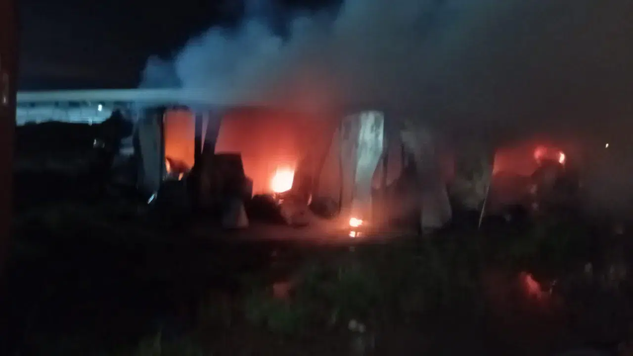 Hatay’da şantiyede konteyner yangını : İnşaat işçisi hayatını kaybetti