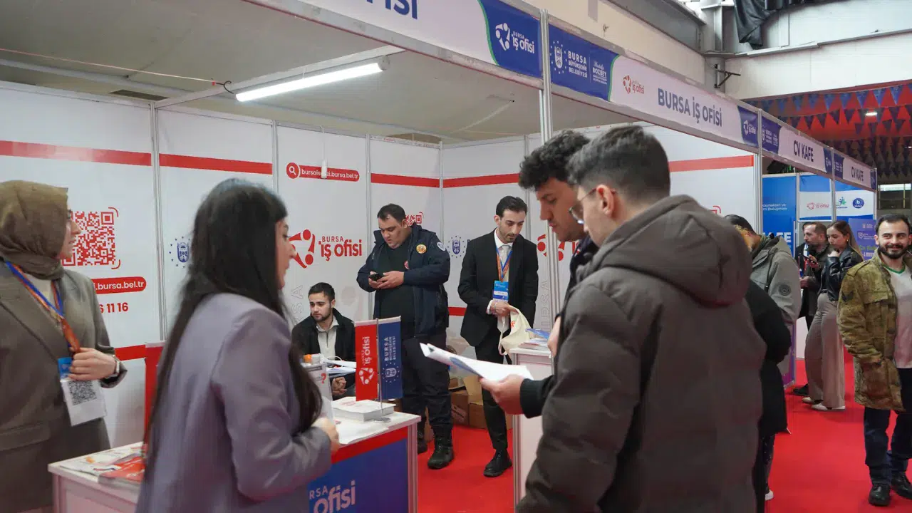Bursa’da kariyer buluşması : BİİB 2026 Zirvesi yoğun ilgi gördü
