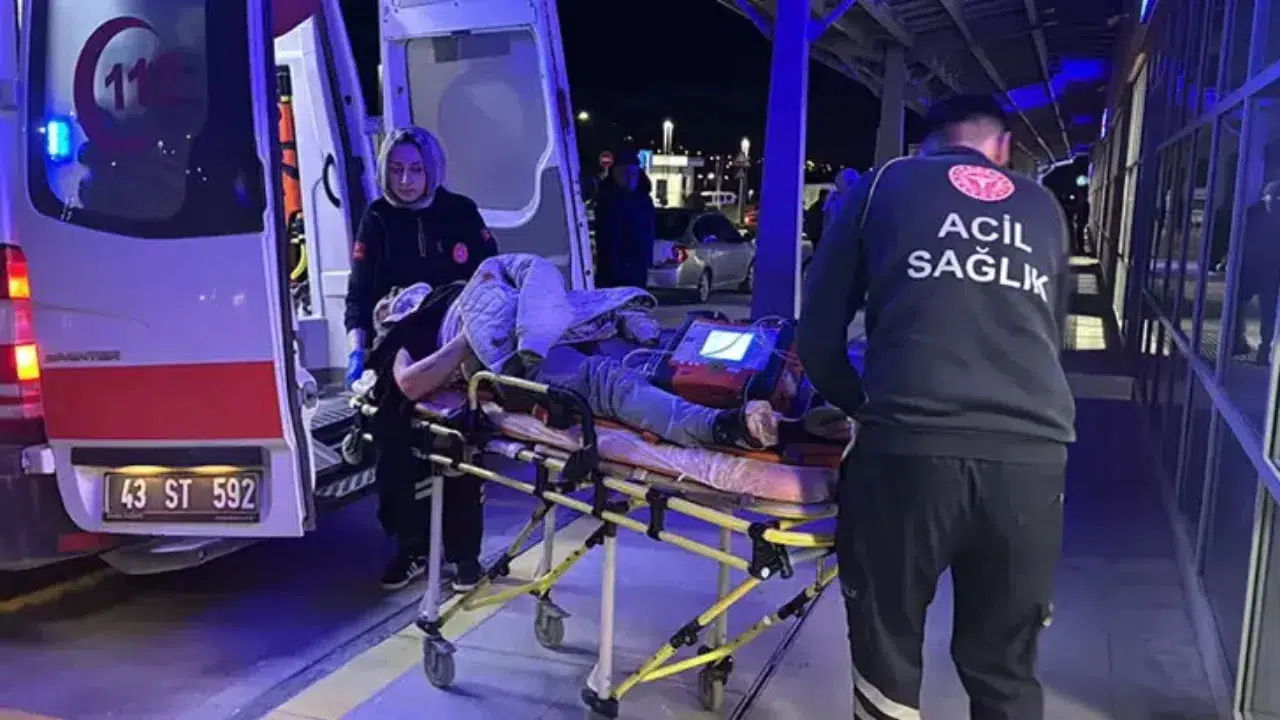 Kütahya'da alkollü şahısların kavgasında 1'i ağır 2 kişi yaralandı