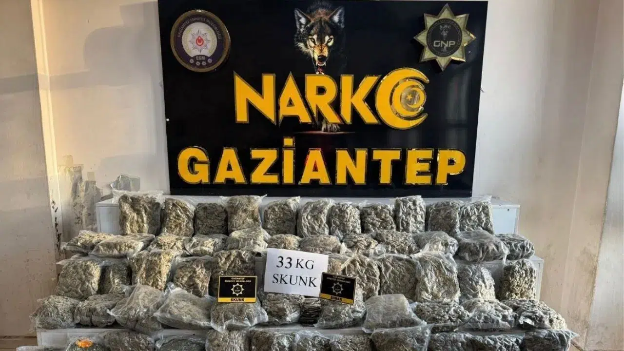 Gaziantep'te narkotik operasyonu : Tır dorsesinden 33 kilogram uyuşturucu çıktı
