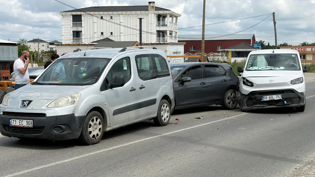 Tekirdağ'da zincirleme kaza : 1 yaralı