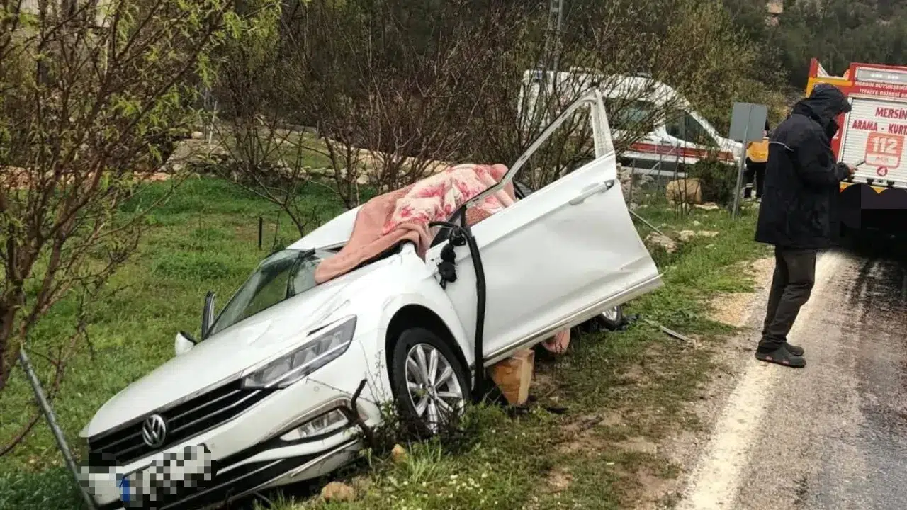Mersin'de otomobil ve tır çarpıştı : 1 kişi öldü, 2 kişi yaralandı