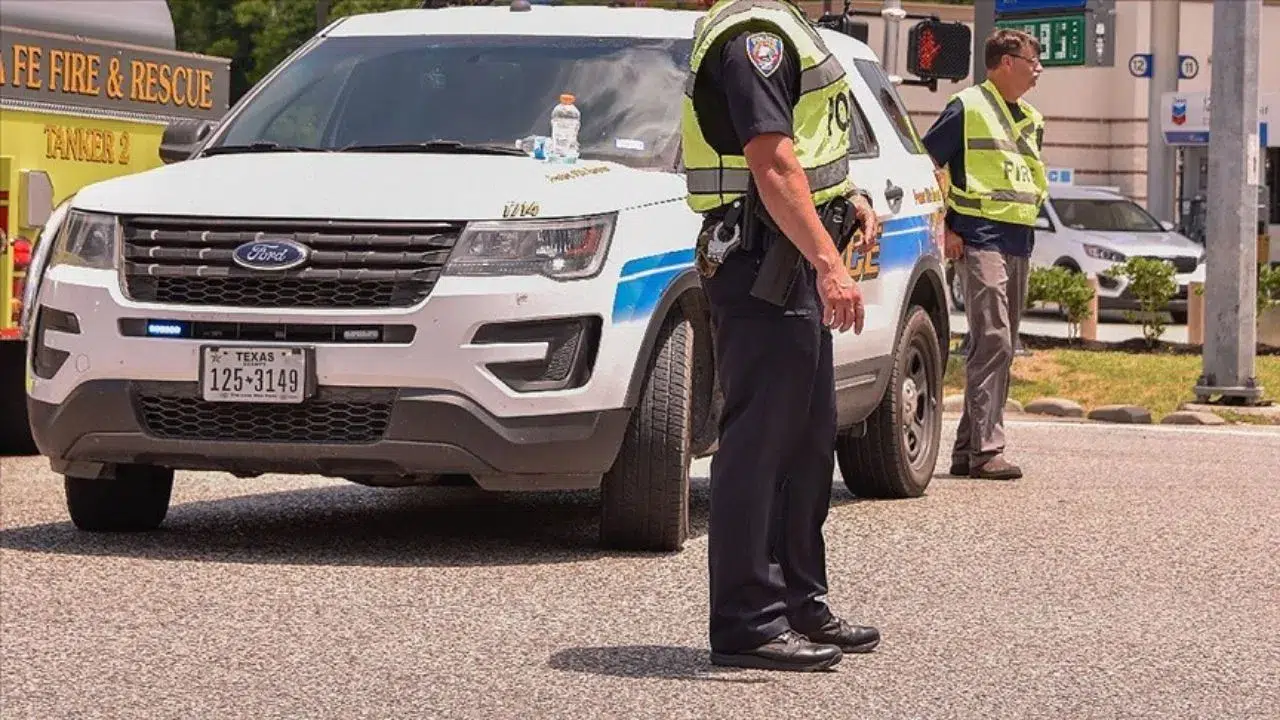 ABD’de cami saldırısı : 3 kişi hayatını kaybetti, 2 saldırgan etkisiz hale getirildi