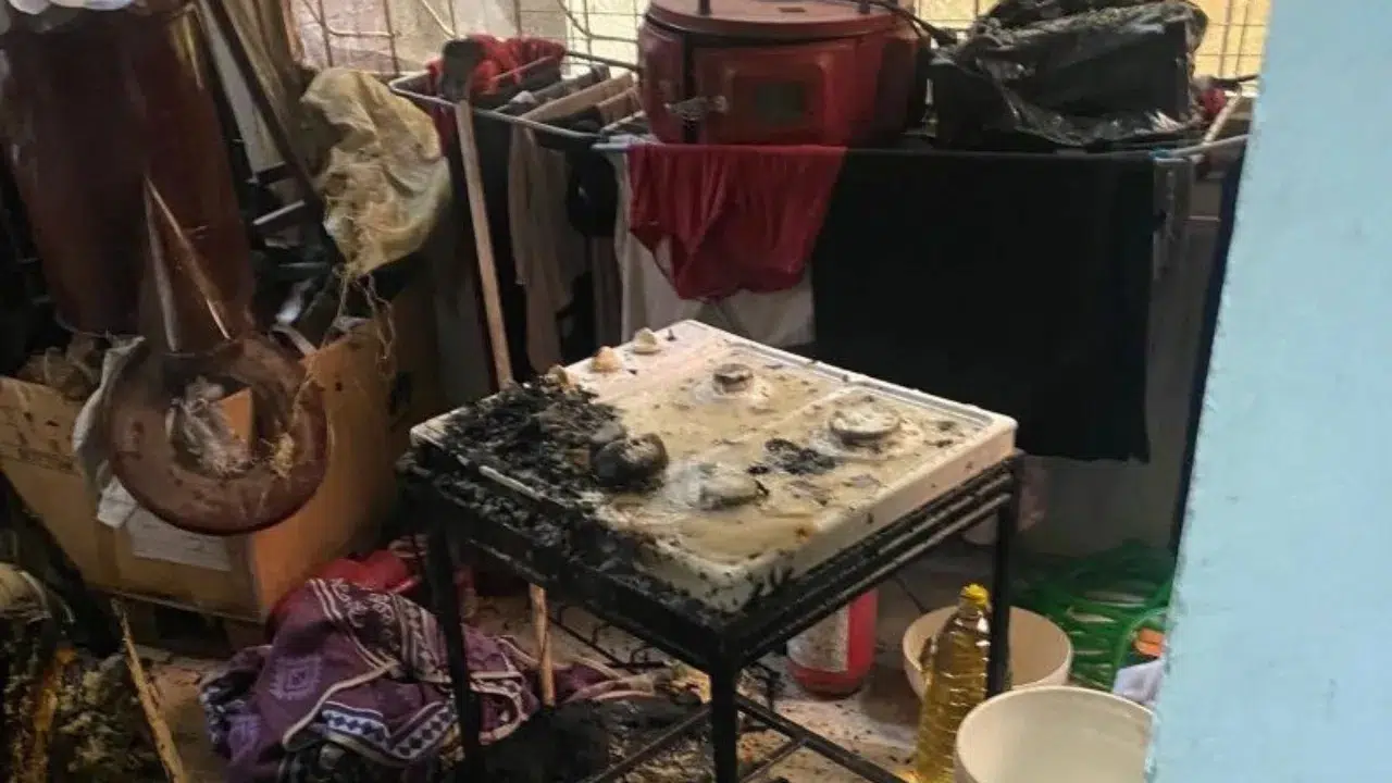 Siirt'te apartman dairesinde yangın : Ev kullanılamaz hale geldi