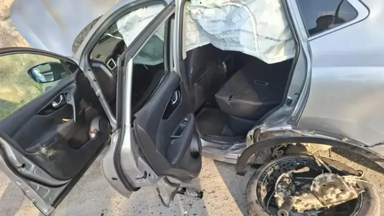 Ereğli'de alkollü sürücü yol kenarında duran araca çarptı : 5 kişi yaralandı