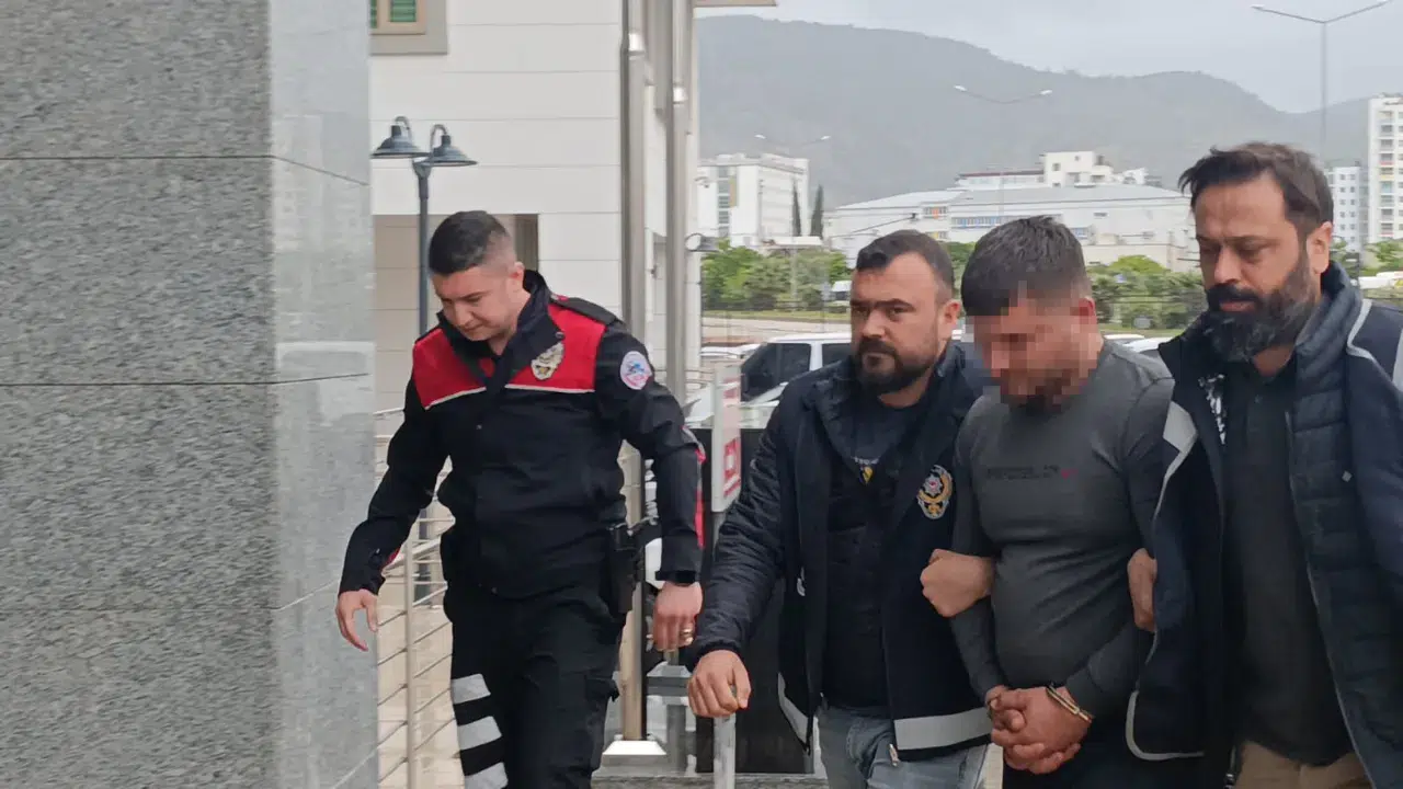 Adana'da ustabaşı cinayeti : Zanlı adliyeye sevk edildi