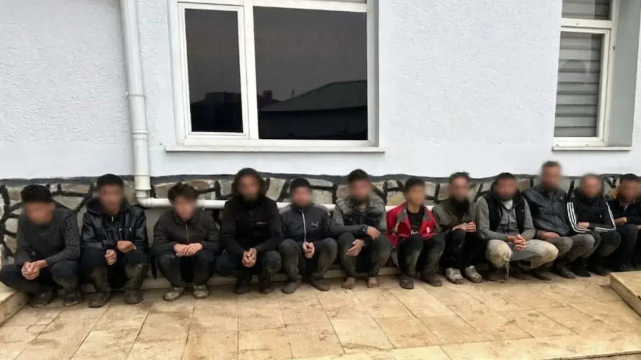 Hatay'da dron destekli göçmen operasyonu : 11 göçmen yakalandı