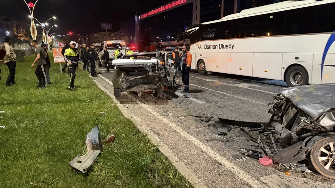 Yozgat'ta zincirleme trafik kazası : 7 kişi yaralandı