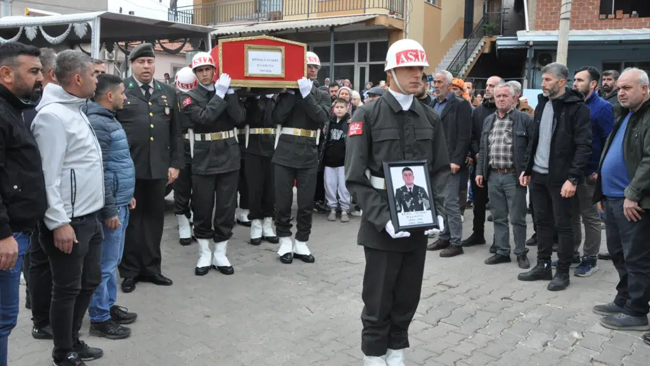 Balıkesir'deki kazada ölen uzman çavuş son yolculuğuna uğurlandı