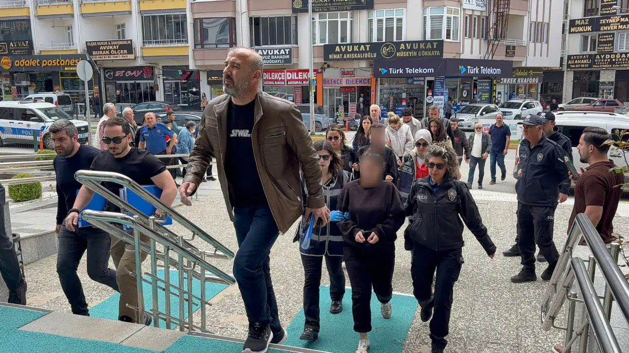 Çorum'da güzellik salonunda mobil bankacılık tuzağı : Müşterilerin adına kredi çeken şebeke çökertildi