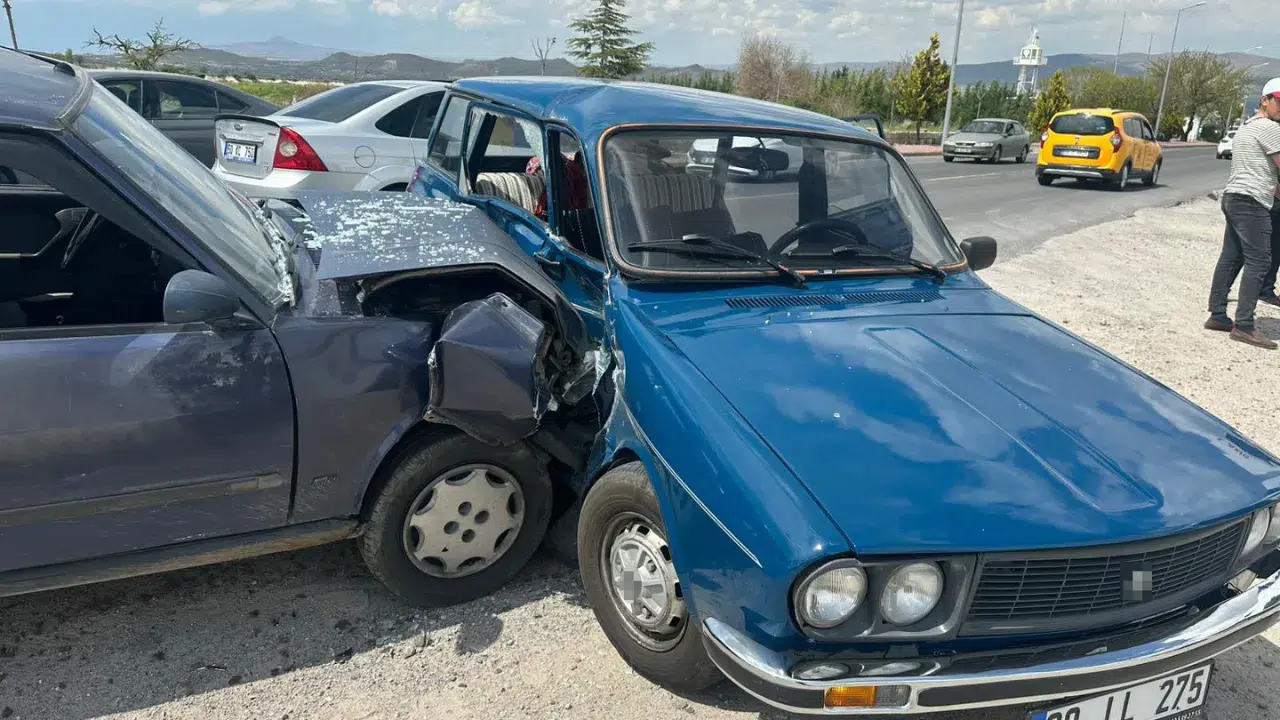 Nevşehir'de iki otomobil çarpıştı : 4 yaralı