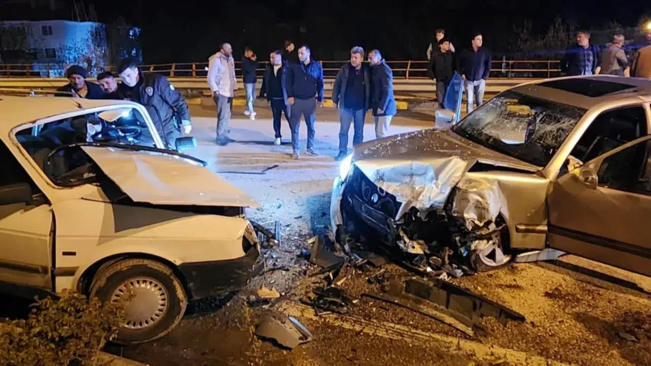 Karabük'te alkollü sürücü ters yönde ilerledi : 6 kişi yaralandı