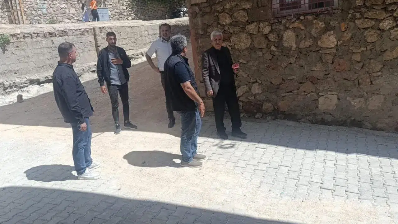 Diyarbakır Çermik'te yol onarım çalışmaları başladı