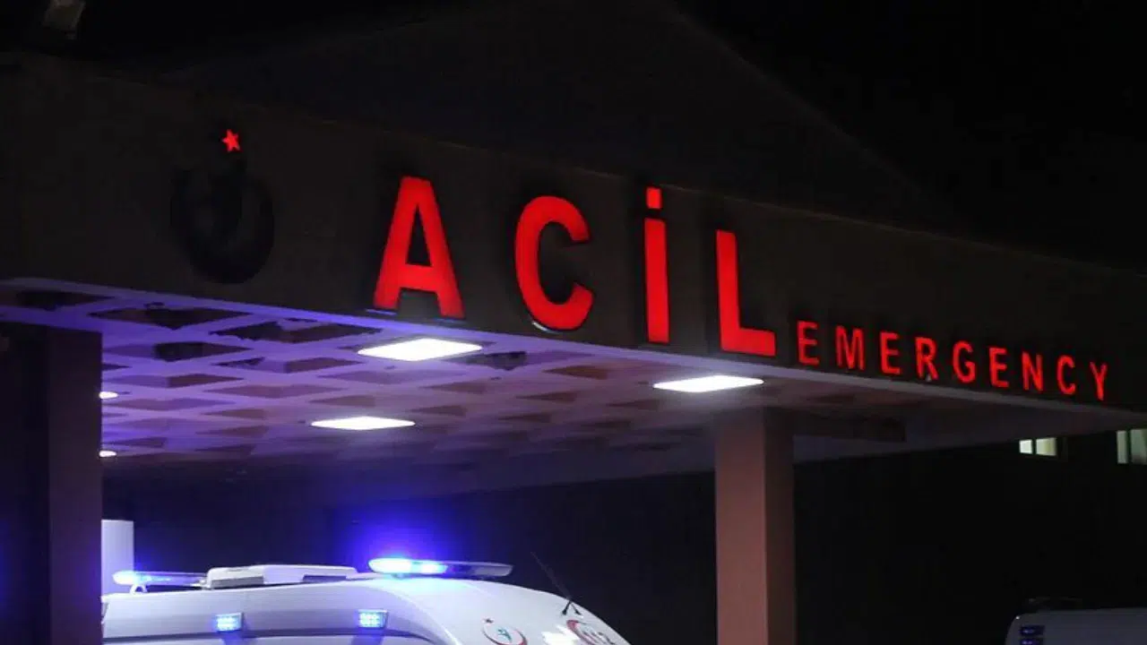 Büyükçekmece'de bıçaklı kavgada 2 kişi yaralandı