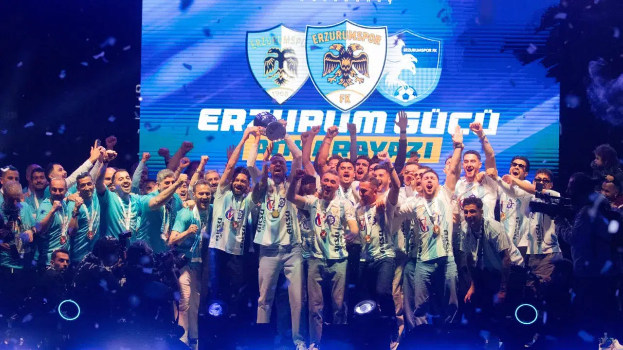 Mavi-beyazlı ekip zirvede : Erzurumspor FK, Süper Lig'de