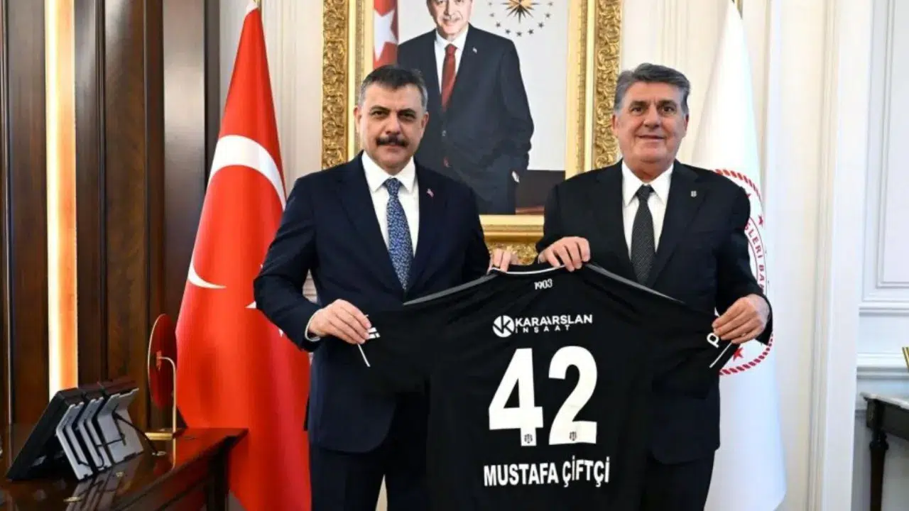 Beşiktaş Kulübü Başkanı Adalı'dan, İçişleri Bakanı Mustafa Çiftçi'ye ziyaret