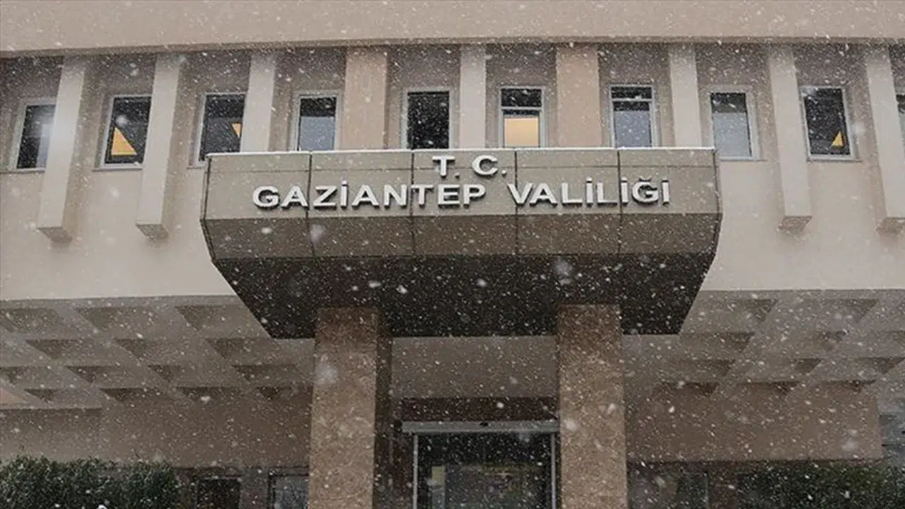 Gaziantep Valiliği duyurdu : Hava koşulları nedeniyle 39 okulda eğitime 1 gün ara