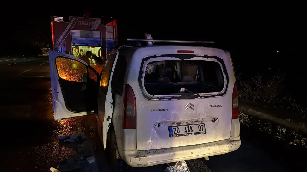 Osmaniye'de seyir halindeki araç alevlere teslim oldu
