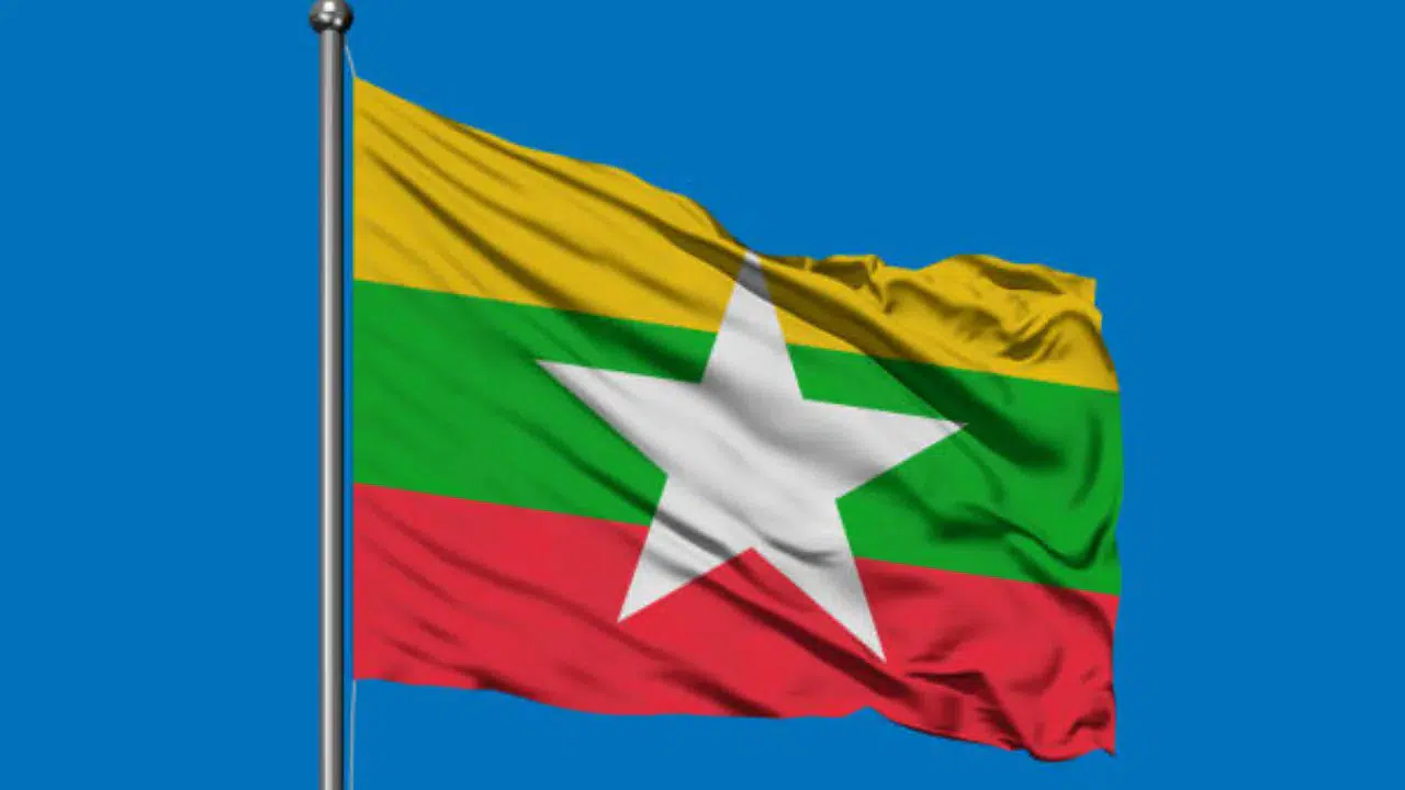 Myanmar'da dünyanın en büyük ikinci yakutu keşfedildi