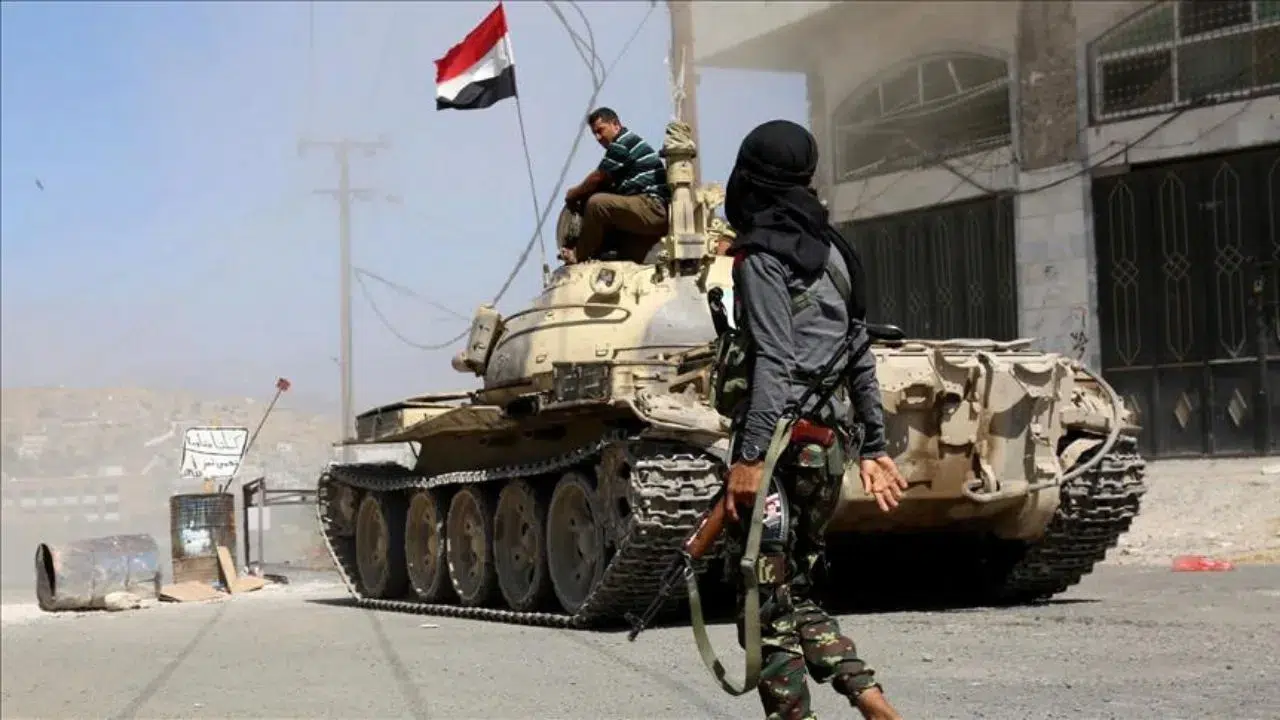 Yemen’de askeri hareketlilik : GGK’nin kontrolündeki üs orduya teslim edildi