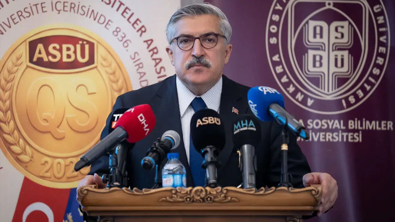 ASBÜ'de dijitalleşme ve şiddet ilişkisi ele alındı : AK Parti Genel Başkan Yardımcısı Yayman açıklamalarda bulundu