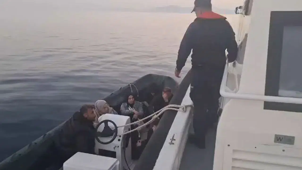 Kuşadası açıklarında nefes kesen operasyon ! FETÖ şüphelileri Sisam’a kaçarken yakalandı