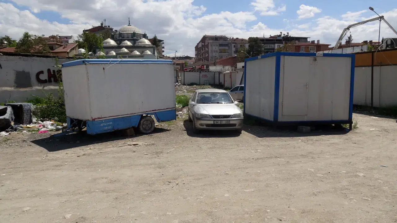 Malatya’da şüpheli ölüm : Konteynerden düşen kişi hayatını kaybetti