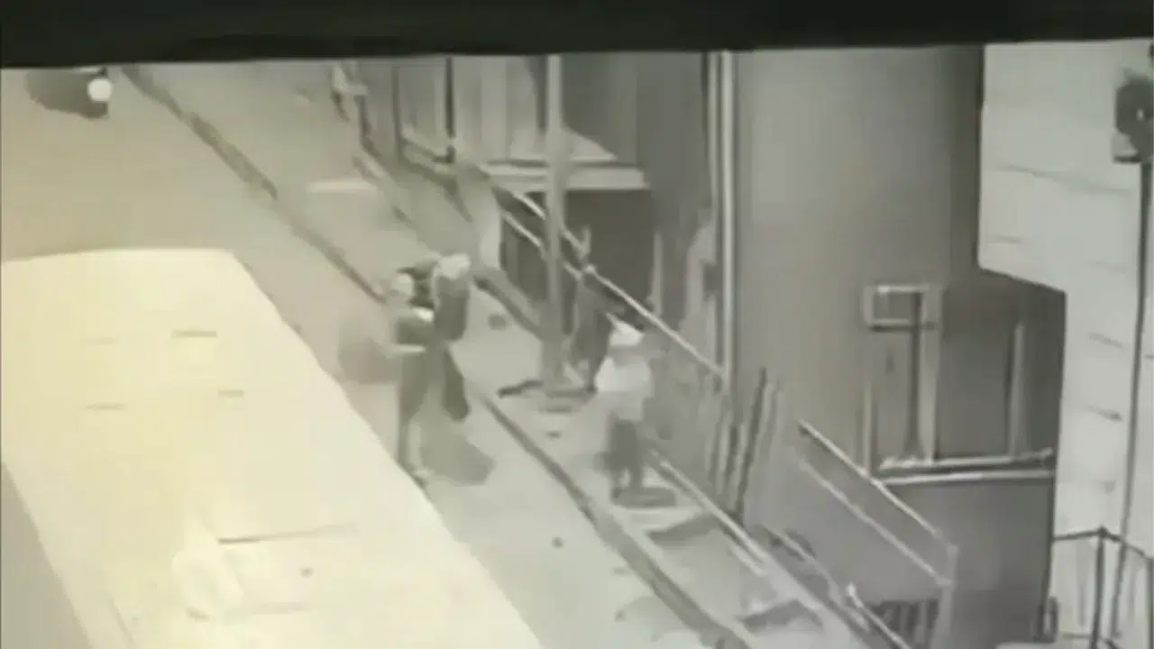 Kağıthane’de sokakta elektrik akımına kapılan çocuk hastanelik oldu