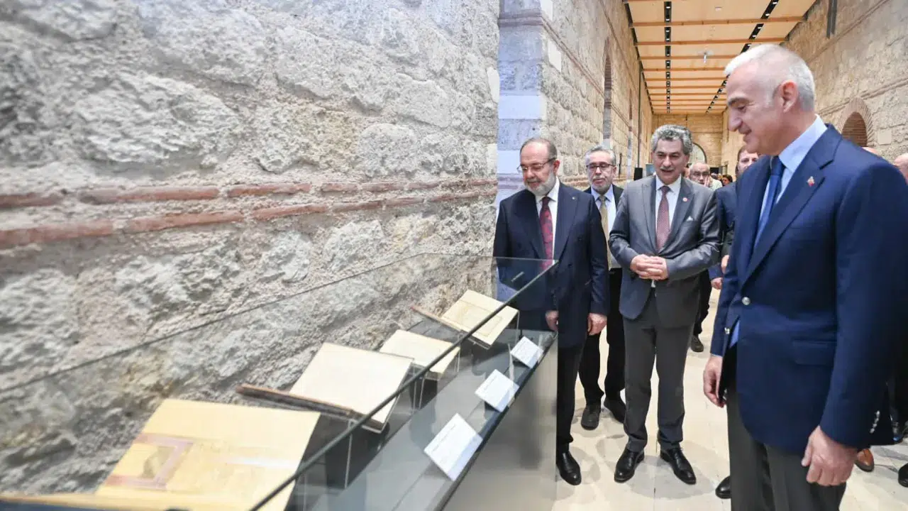 Bakan Ersoy : Mazisine sahip çıkan istikbaline yön verir