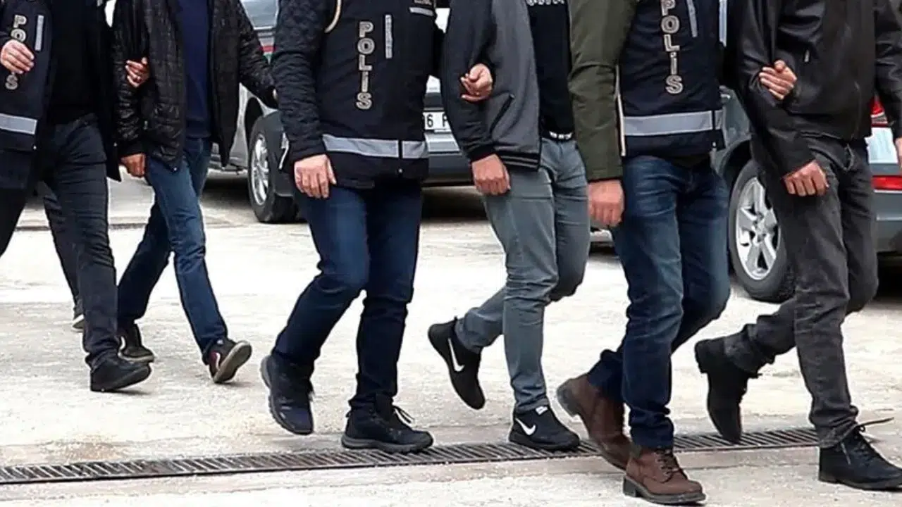 Eskişehir merkezli 33 ilde yasa dışı bahis operasyonu : 135 gözaltı